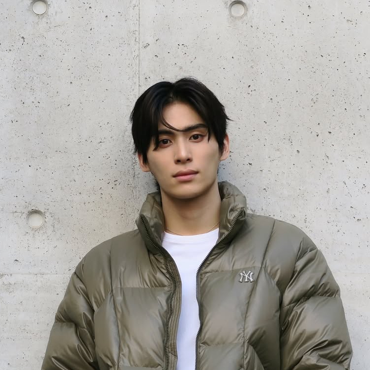 Recent activity shot of Taeyang (SF9)