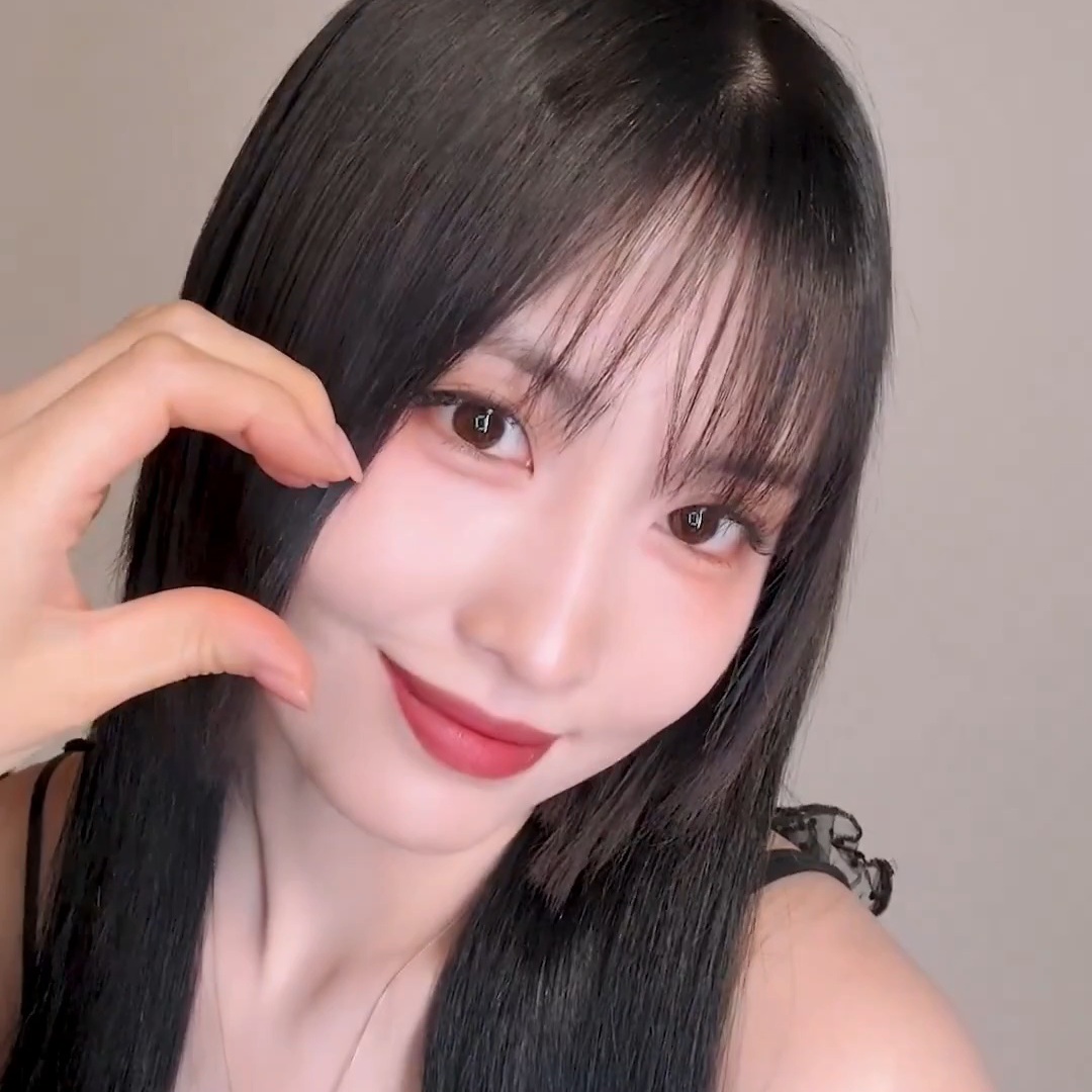 Momo (TWICE)的幕後花絮