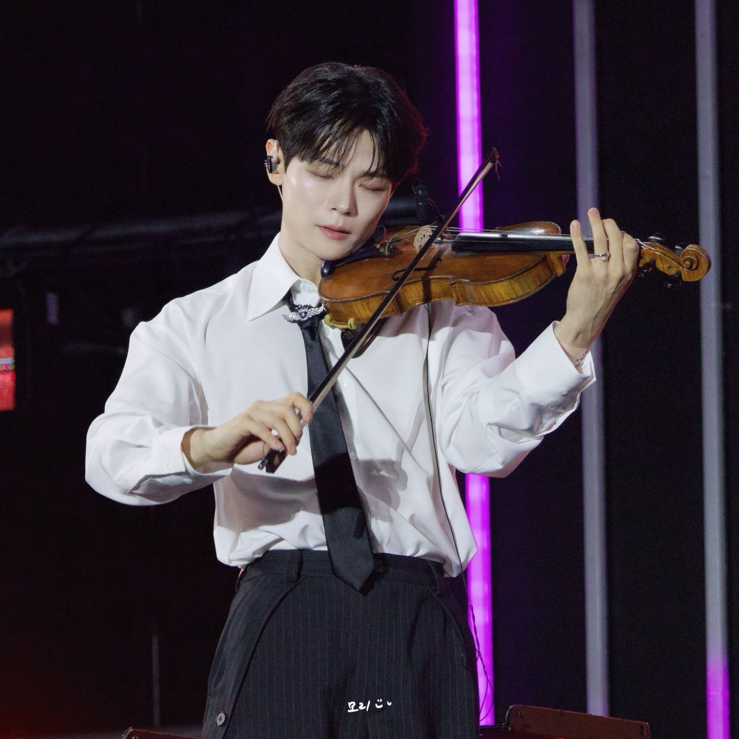 A moment captured by Shin Yechan (LUCY)'s fan