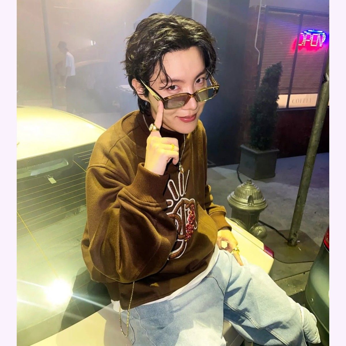 Behind-the-scenes cut of BTS