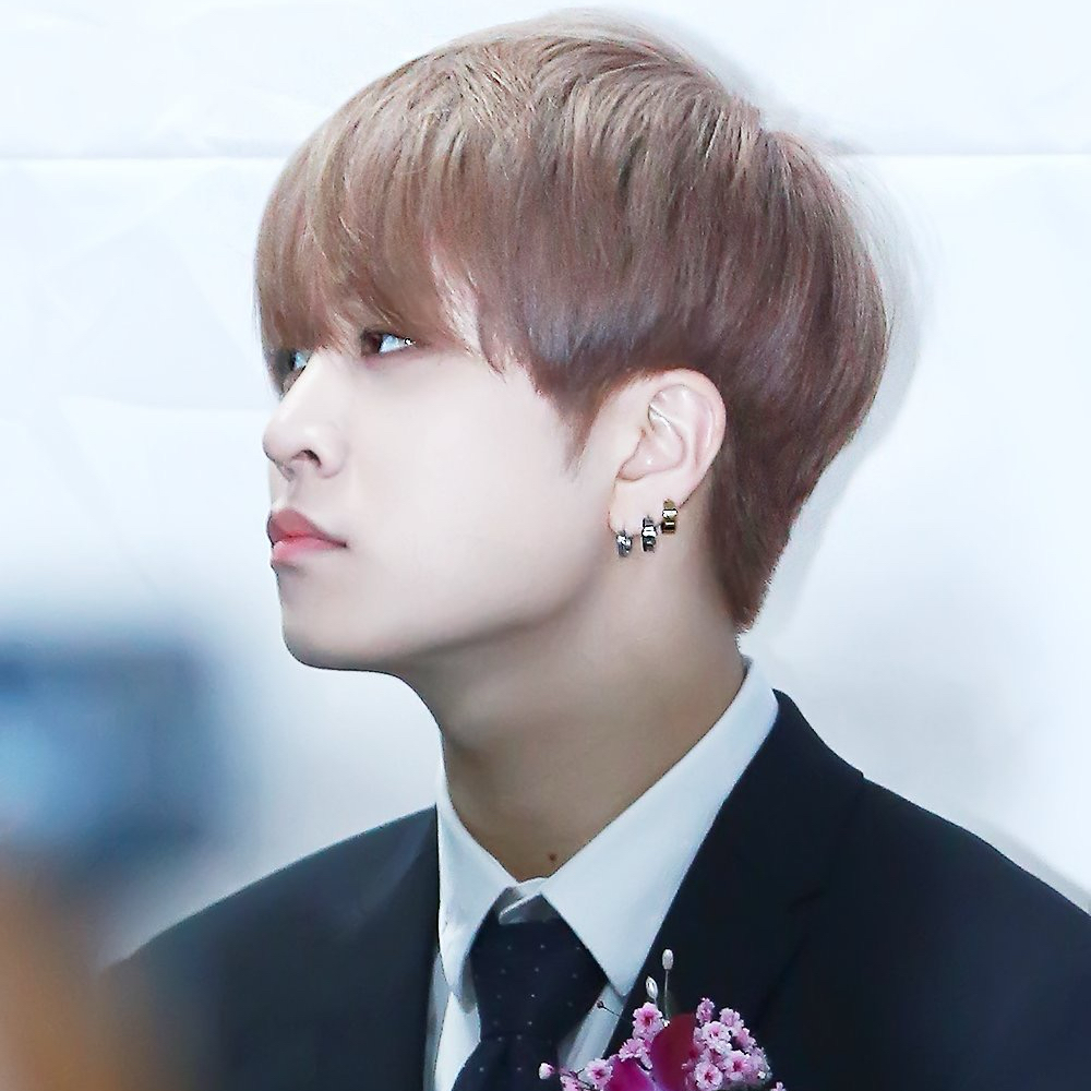 Behind-the-scenes cut of Youngjae (GOT7)