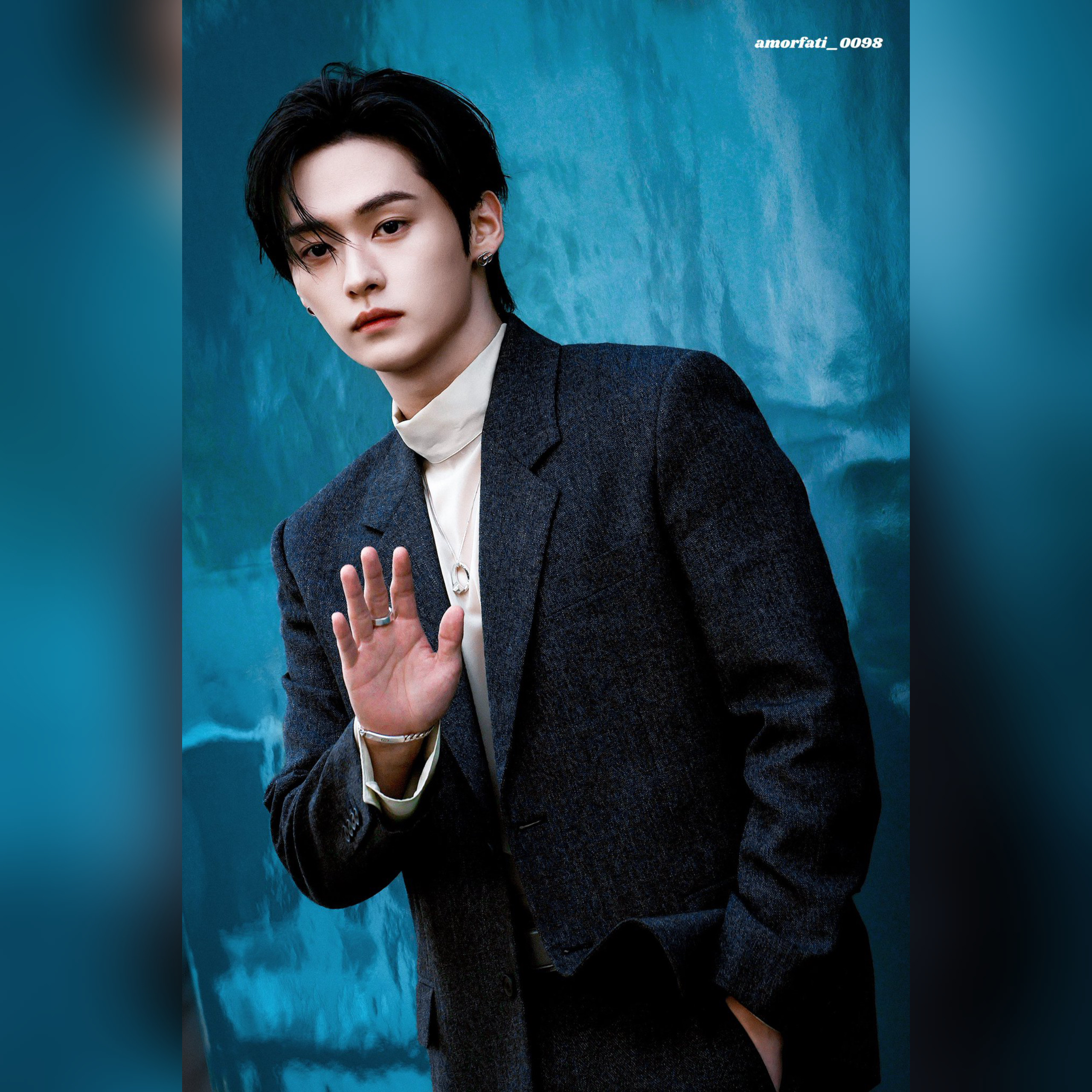 Latest photo of Lee Know (Stray Kids)