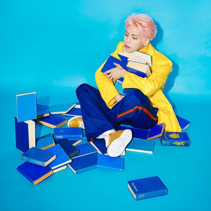 A moment captured by Jonghyun (SHINee)'s fan