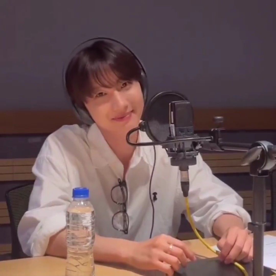 Recent activity shot of Hui (PENTAGON)