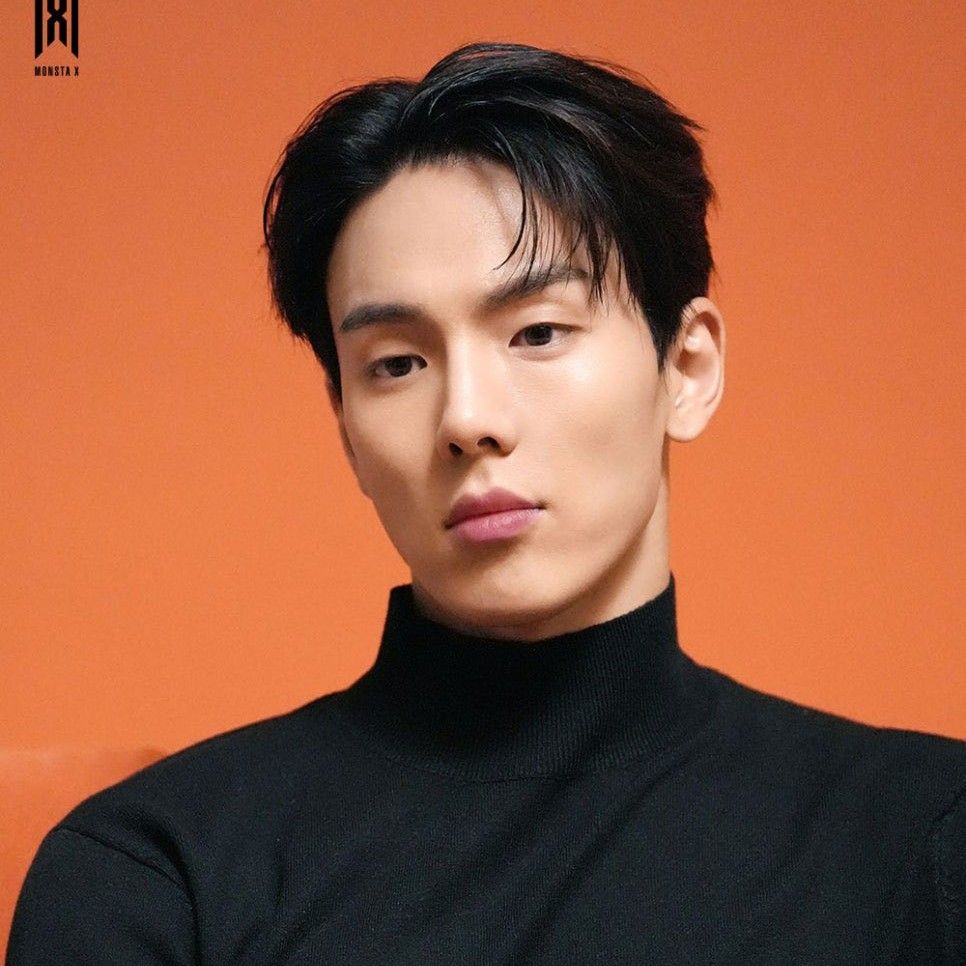 Behind-the-scenes cut of Shownu (MONSTA X)