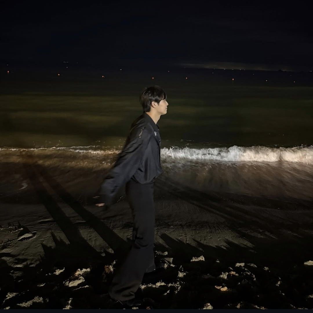 Behind-the-scenes cut of Lim Hyunsik (BTOB)