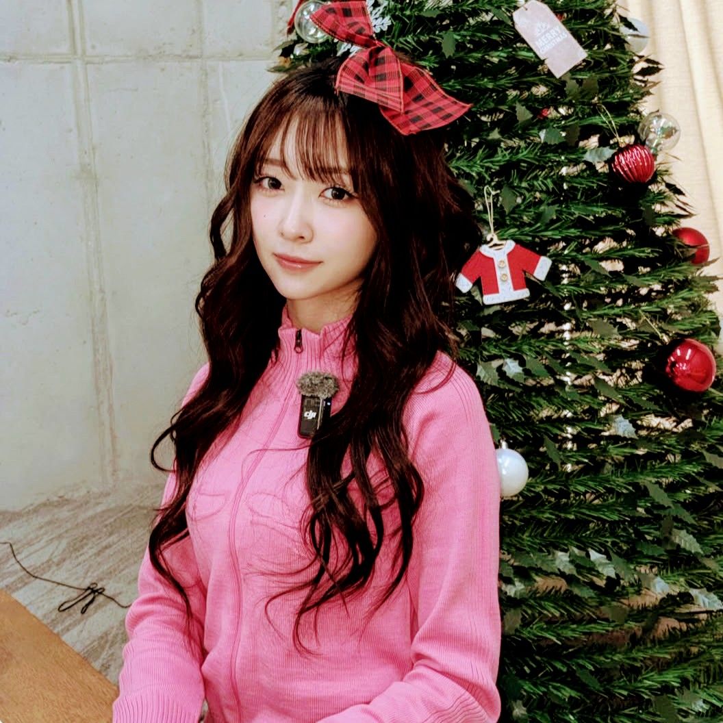 Recent activity shot of MiU (MADEIN)