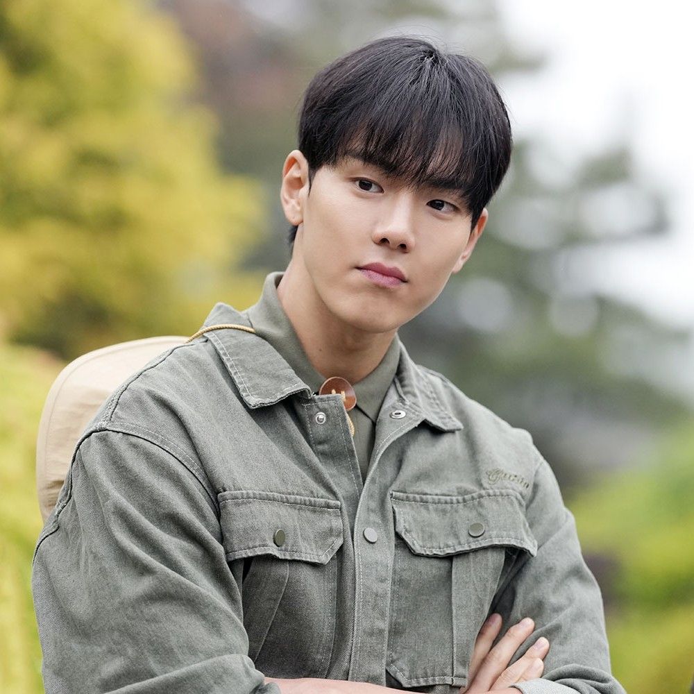 Behind-the-scenes cut of Shownu (MONSTA X)