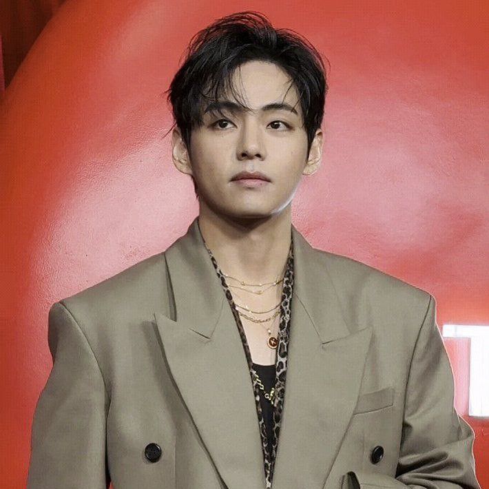 뷔 (방탄소년단)의 비하인드 컷