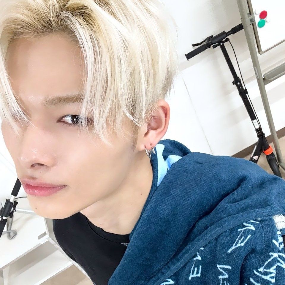 Behind-the-scenes cut of NI-KI (ENHYPEN)