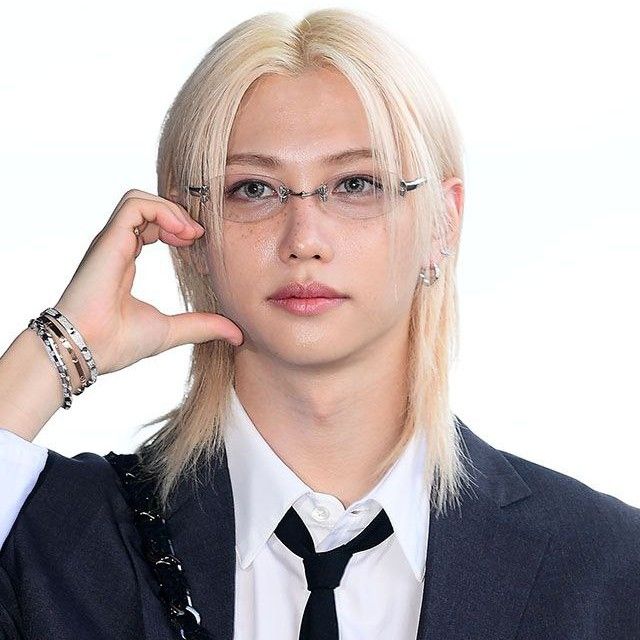 Latest photo of Felix (Stray Kids)
