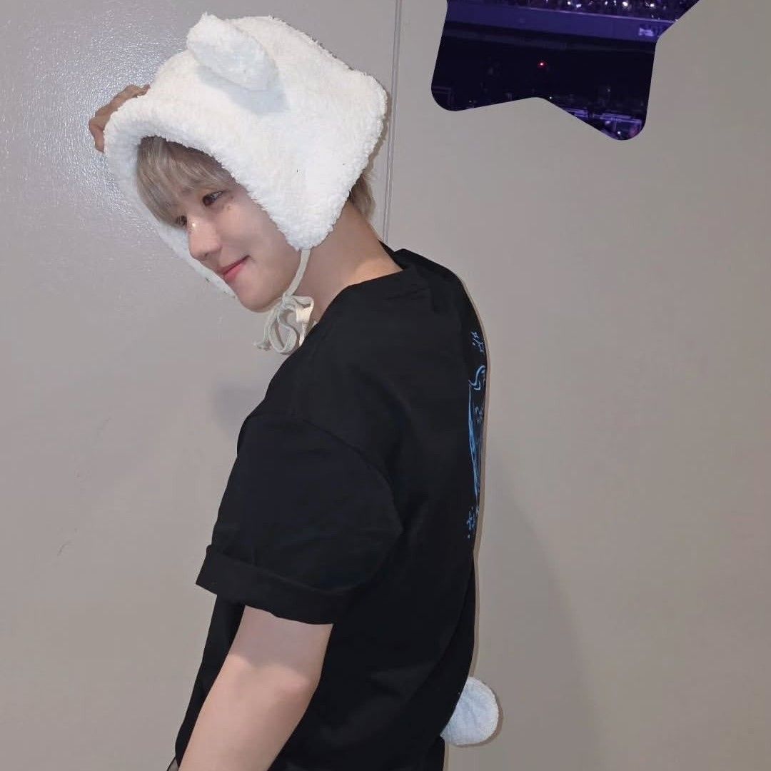 백현 (EXO)의 최신 사진