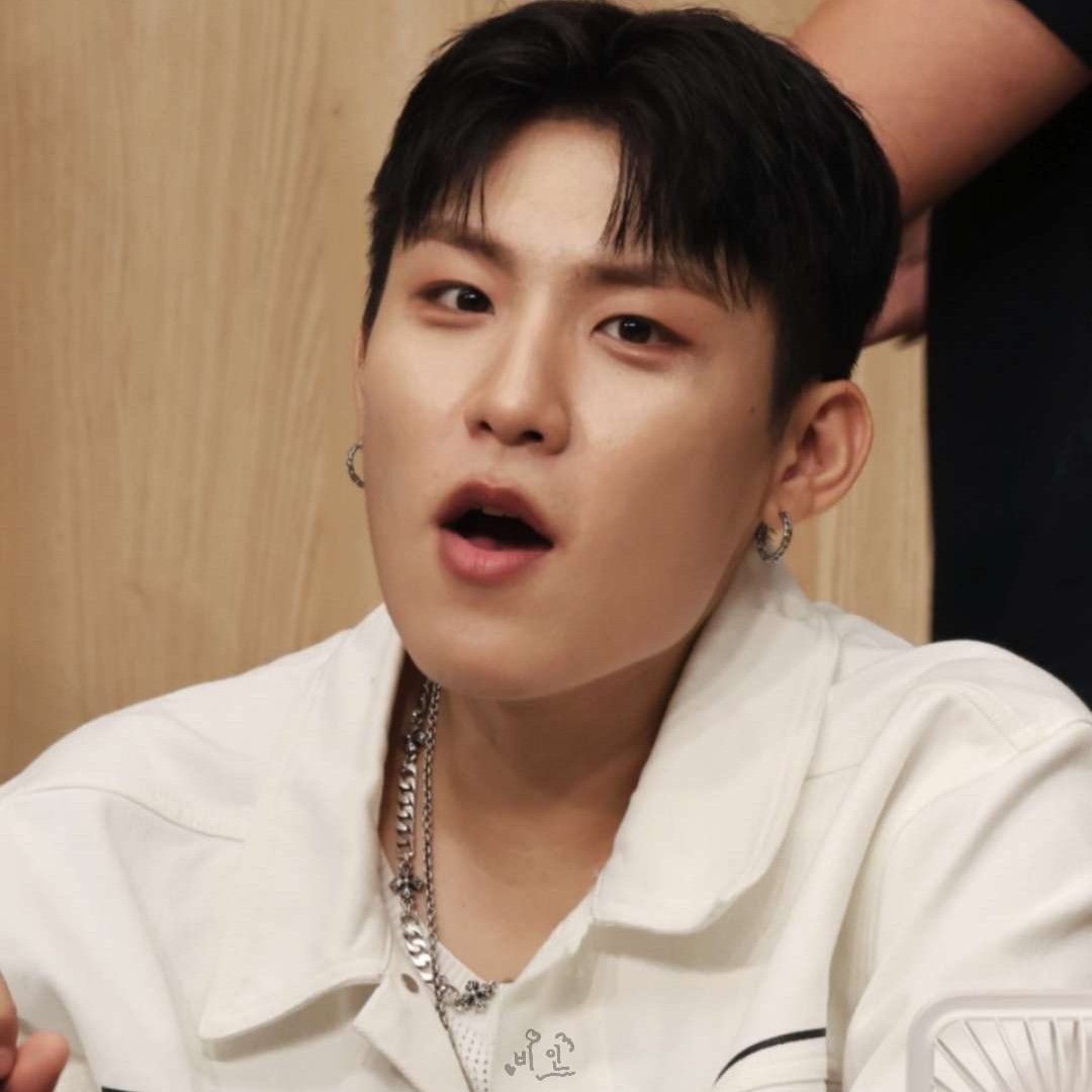 Latest photo of Park Woojin (AB6IX)