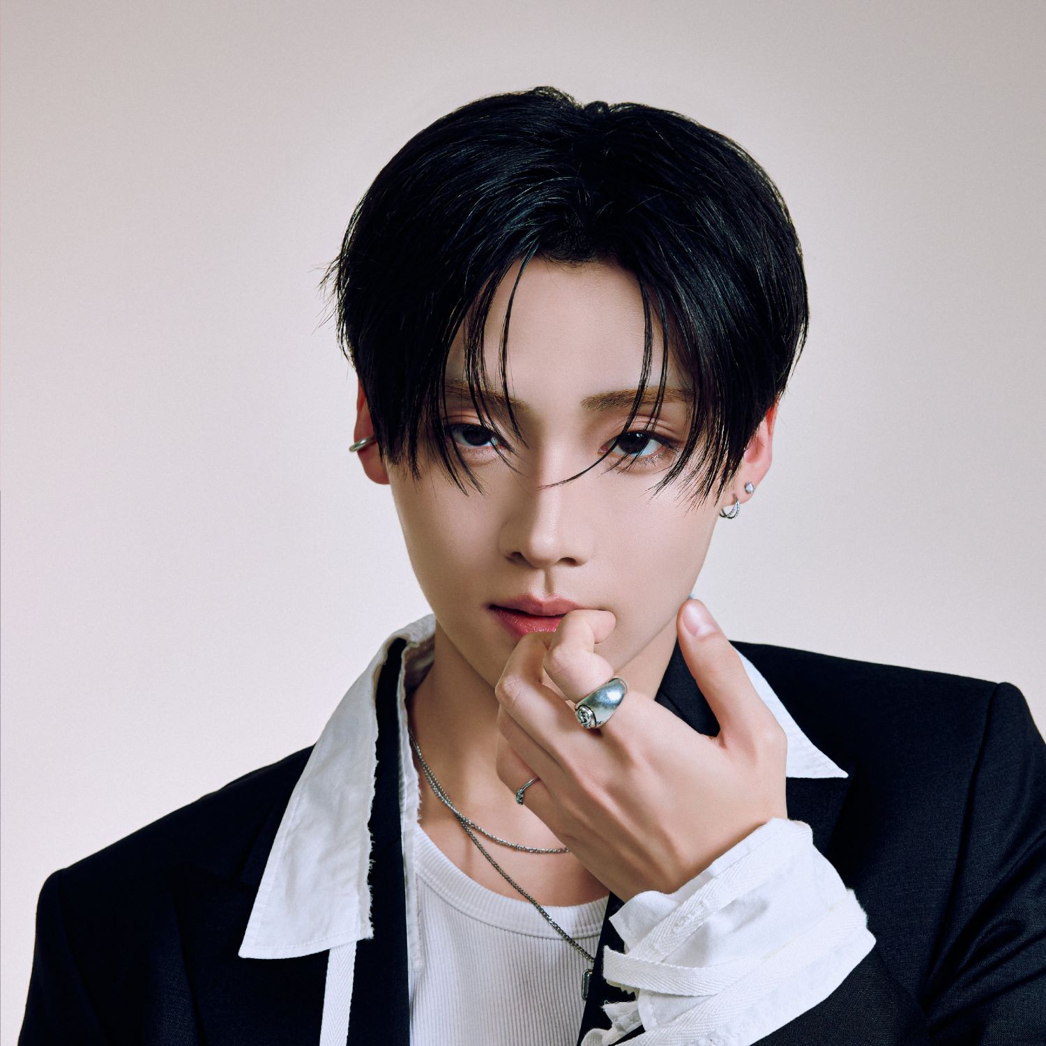 Behind-the-scenes cut of Lee Sangwon (ALPHA DRIVE ONE)