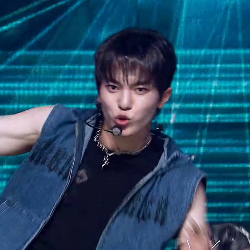 Behind-the-scenes cut of Park Donggyu