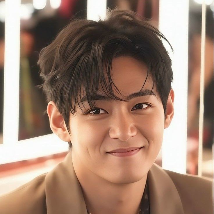 뷔 (방탄소년단)의 최신 사진