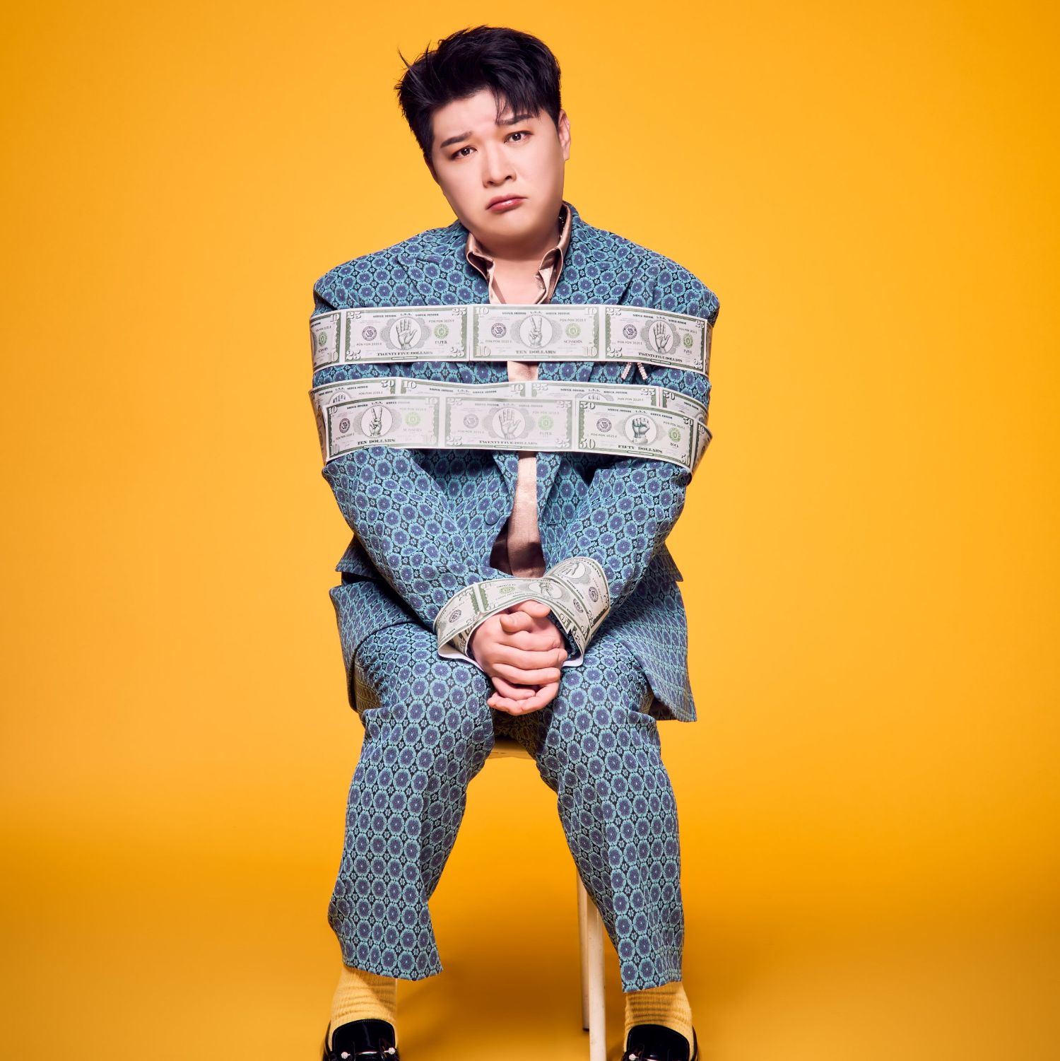 Behind-the-scenes cut of Shindong (Super Junior)
