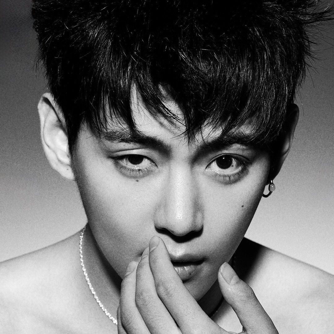 Foto terbaru V (BTS)