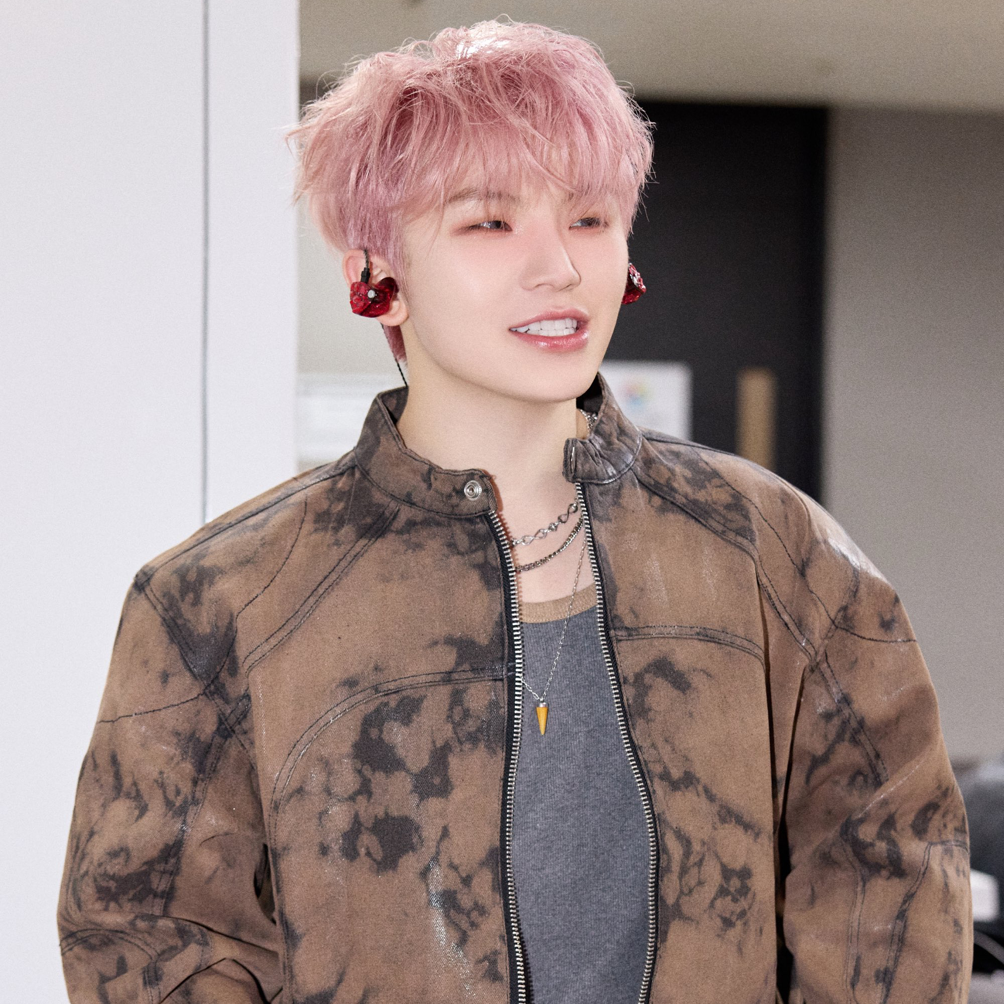 Latest photo of Woozi (SEVENTEEN)