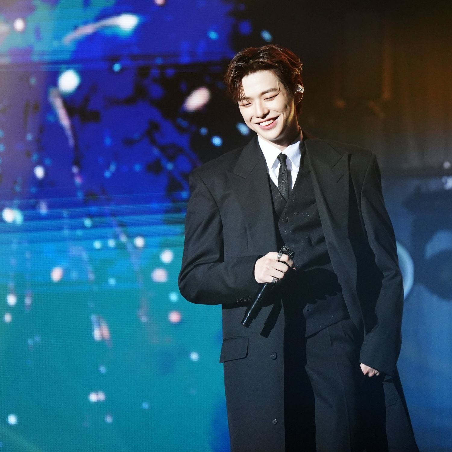 강다니엘의 비하인드 컷