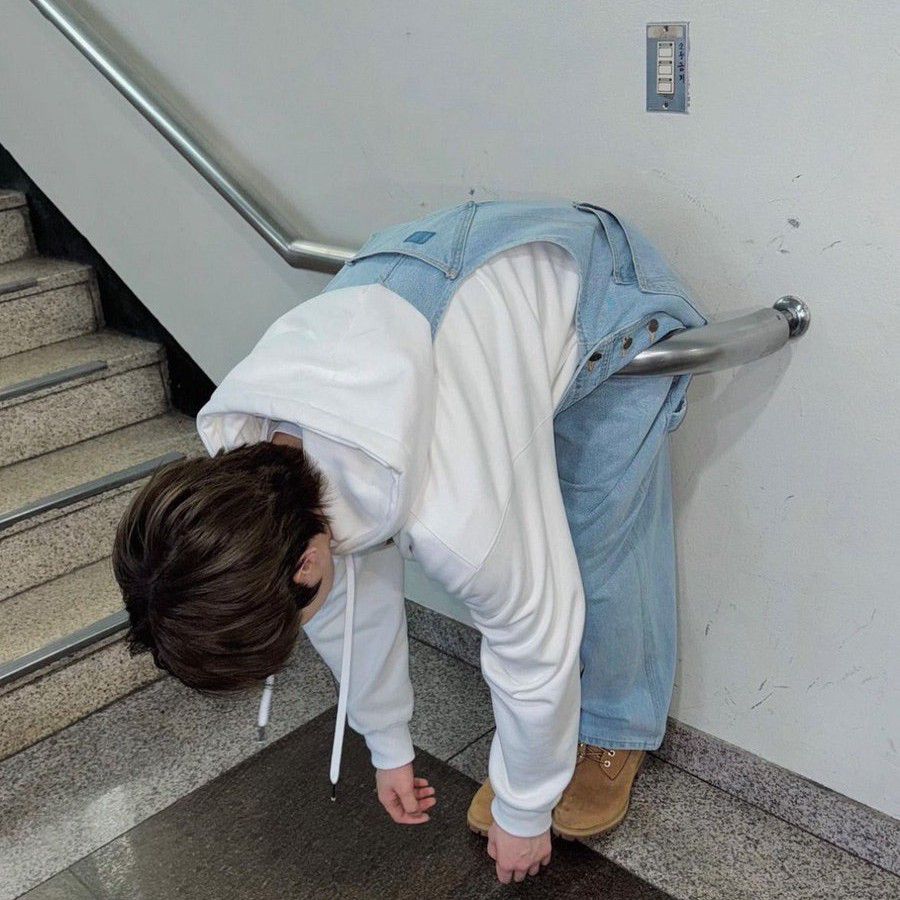 Recent activity shot of Kyungmin (TWS)