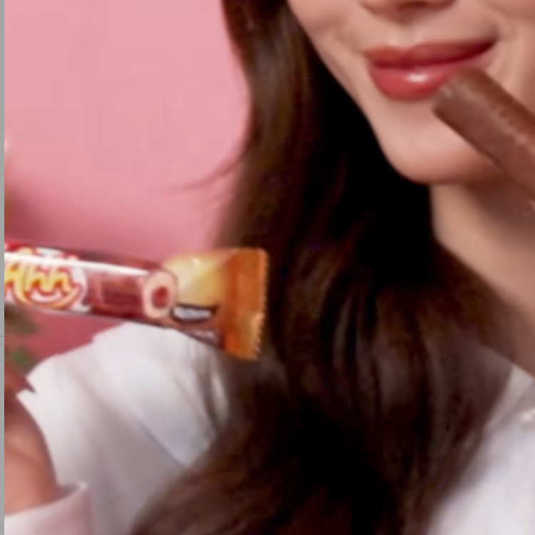 Latest photo of Sana (TWICE)