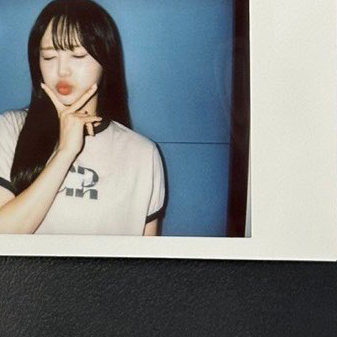 Latest photo of Chuu