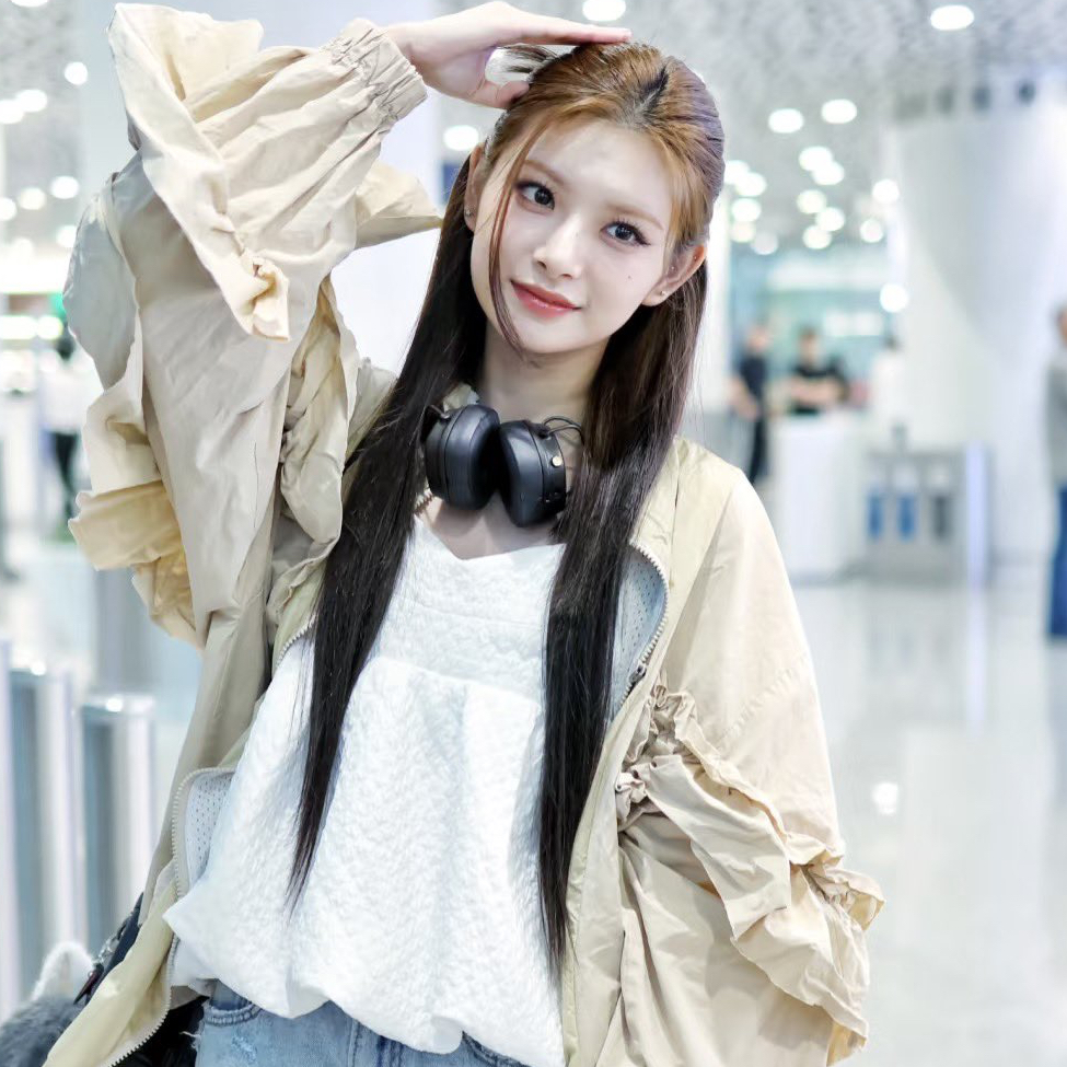 Latest photo of Yiren (EVERGLOW)
