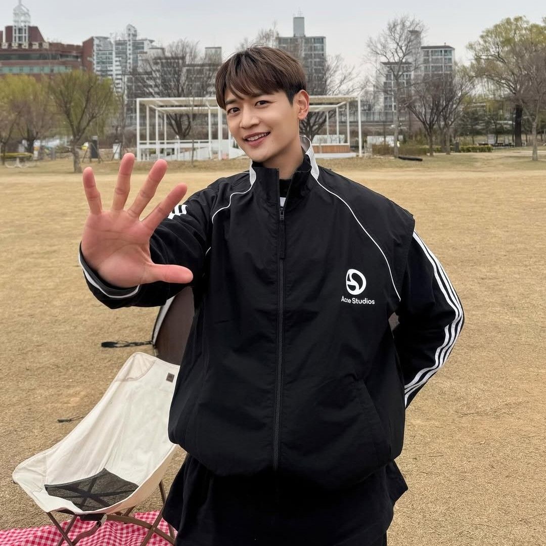 A moment captured by Minho (SHINee)'s fan