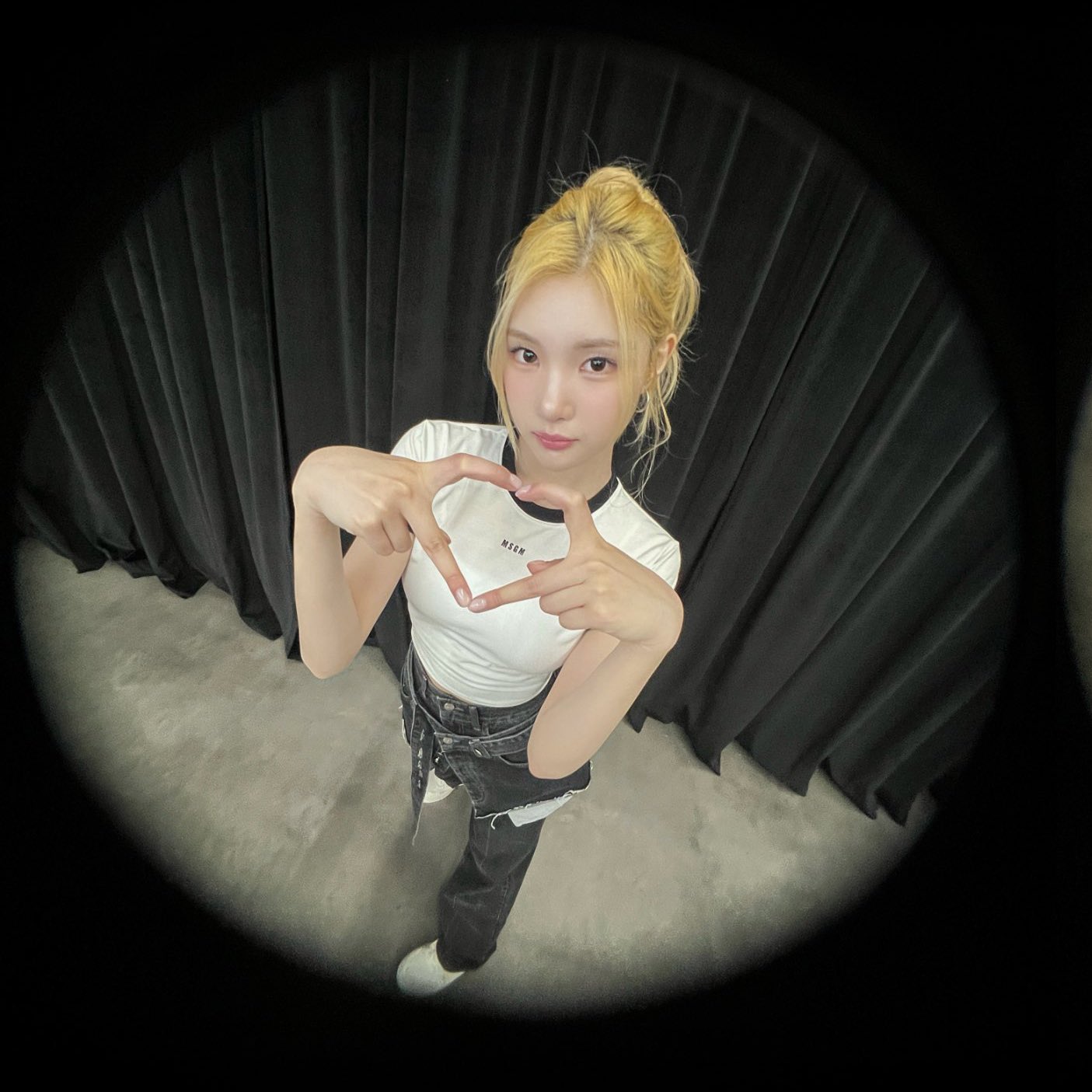 Behind-the-scenes cut of Juun (Hearts2Hearts)