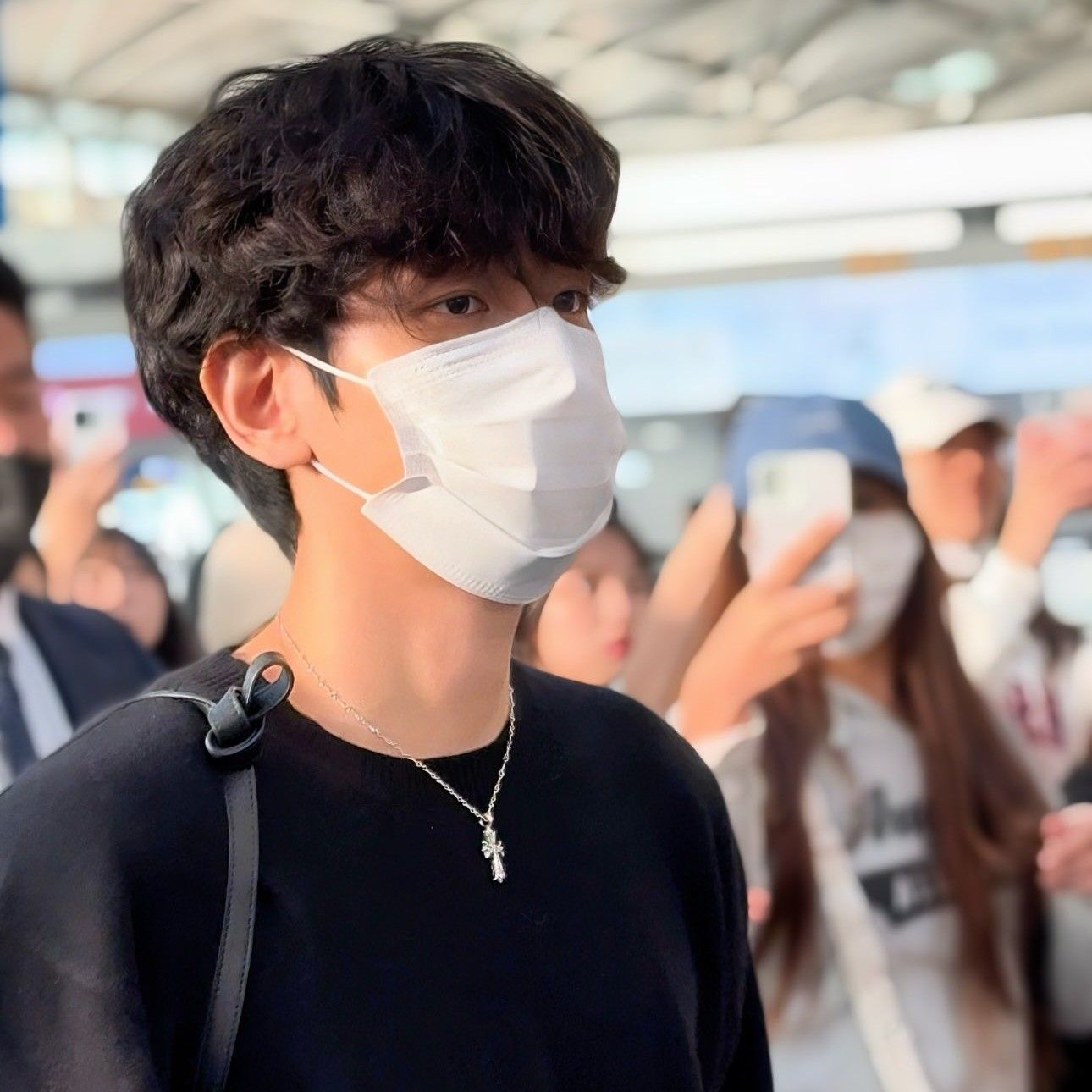 Behind-the-scenes cut of Baekhyun (EXO)