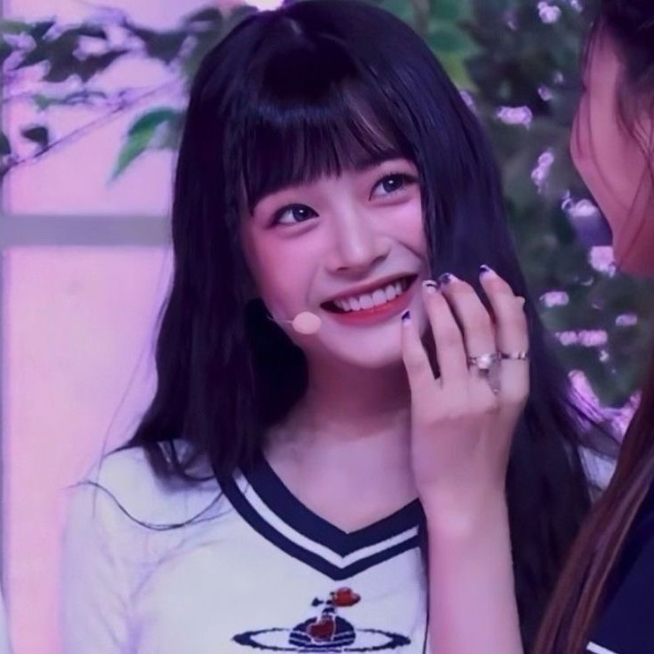 Latest photo of NewJeans