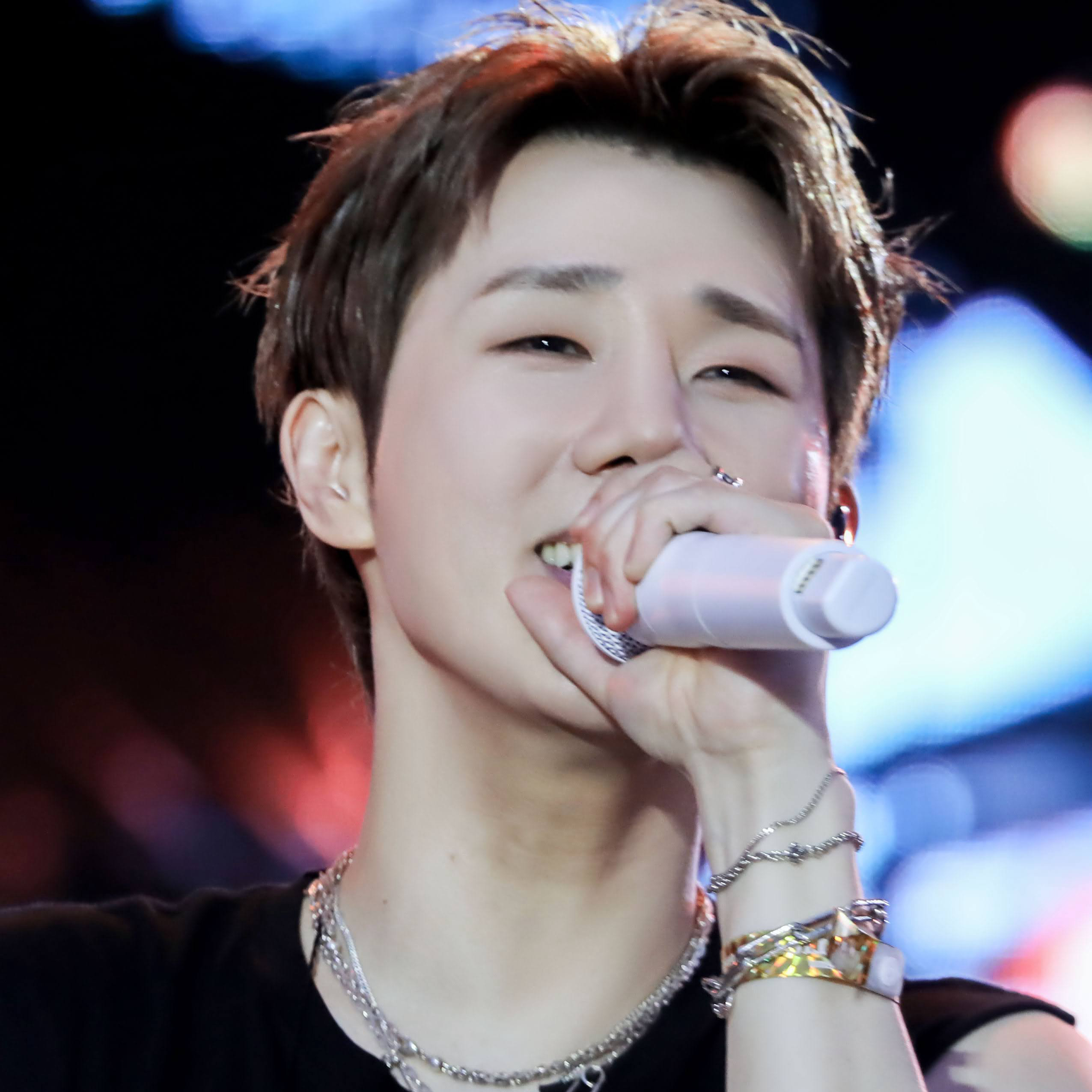 Behind-the-scenes cut of Sungkyu (INFINITE)