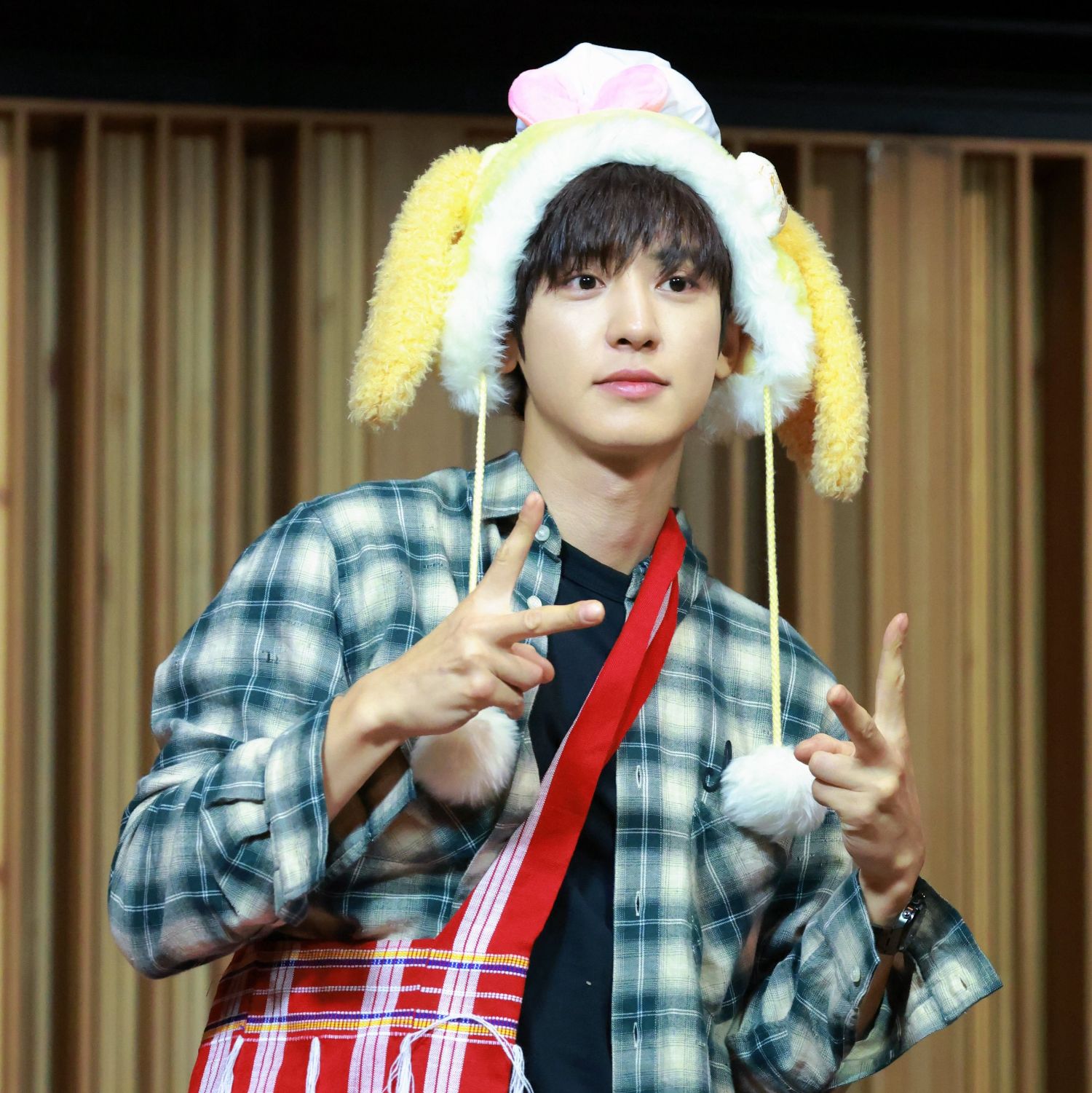 Recent activity shot of Chanyeol (EXO)