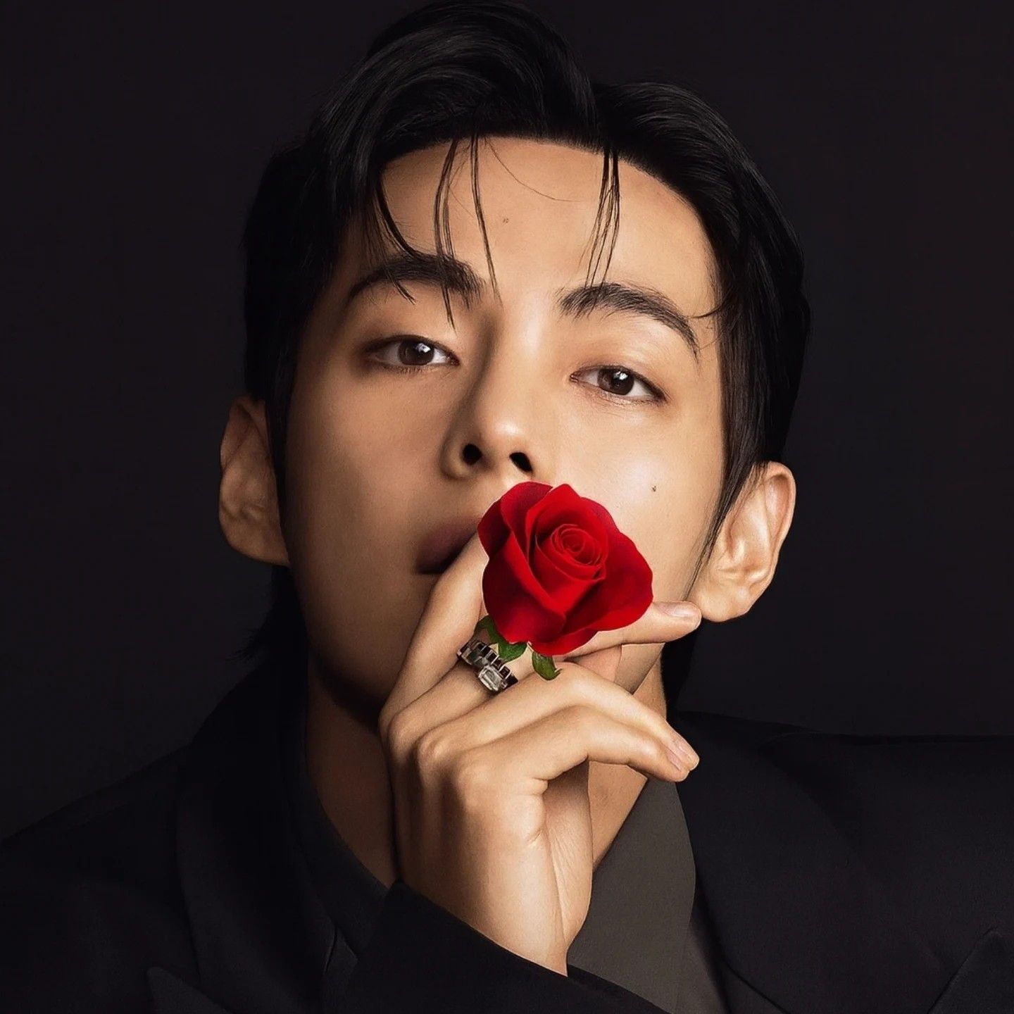 Latest photo of V (BTS)