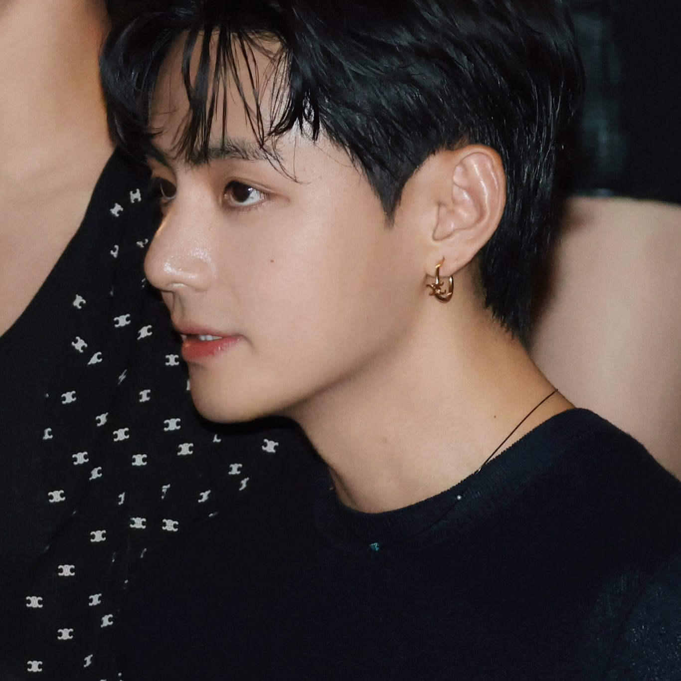 Latest photo of V (BTS)