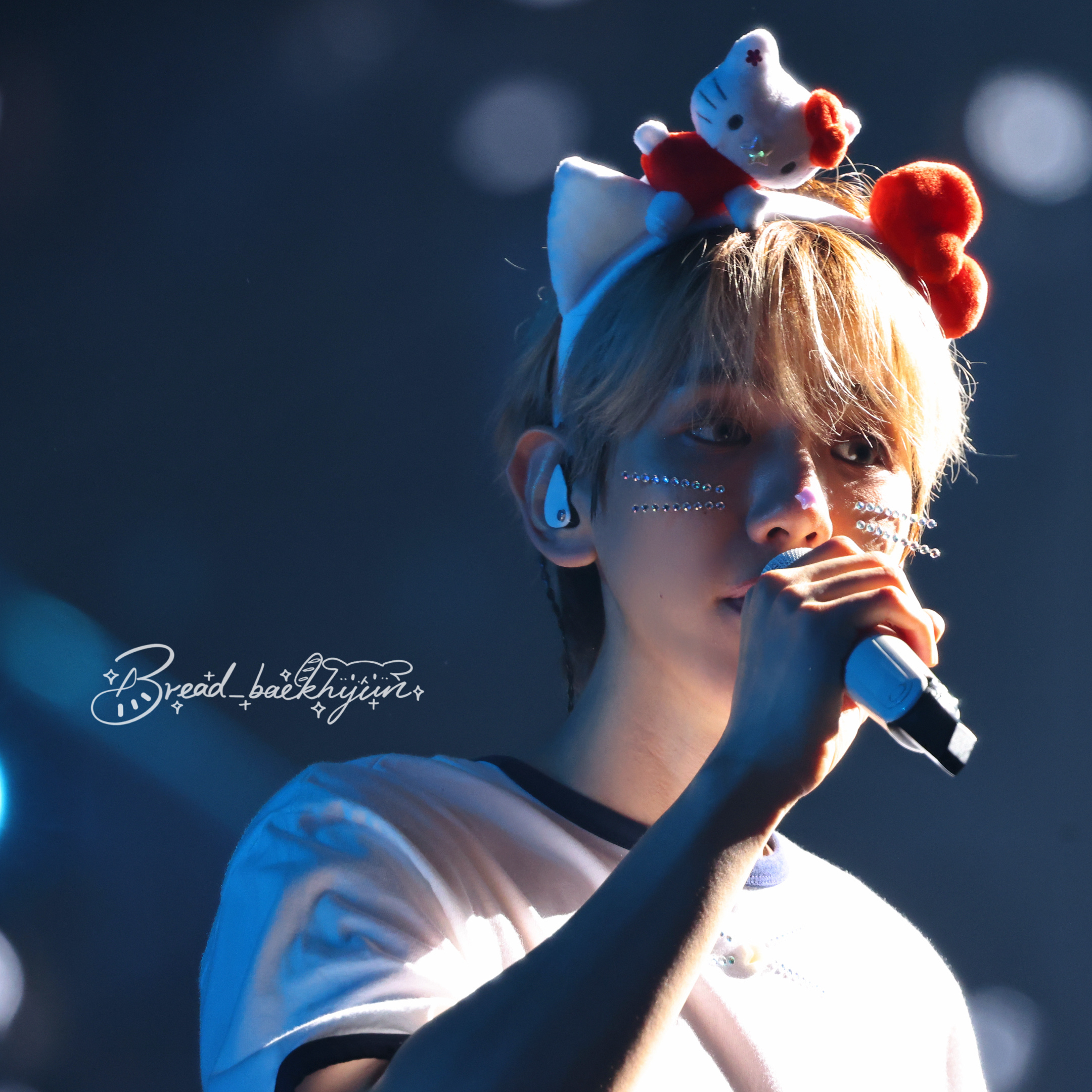 백현 (EXO)의 최신 사진