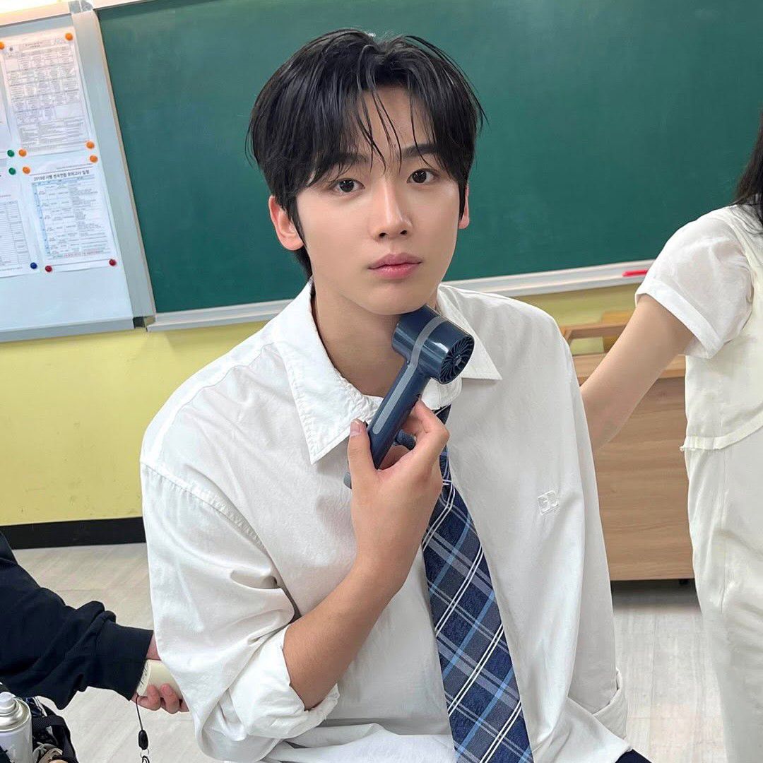 A moment captured by Kim Yohan (WEi)'s fan