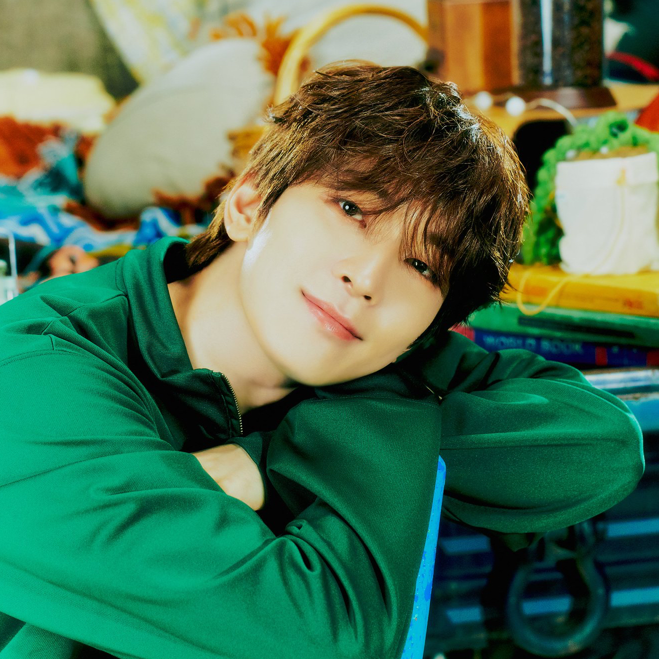 Behind-the-scenes cut of SEVENTEEN