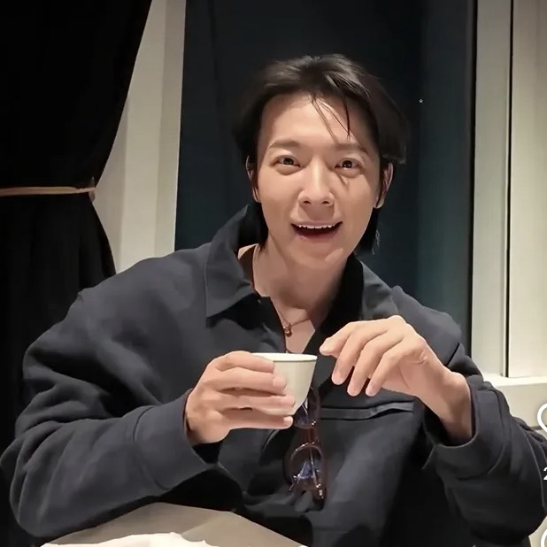 Latest photo of Donghae (Super Junior)