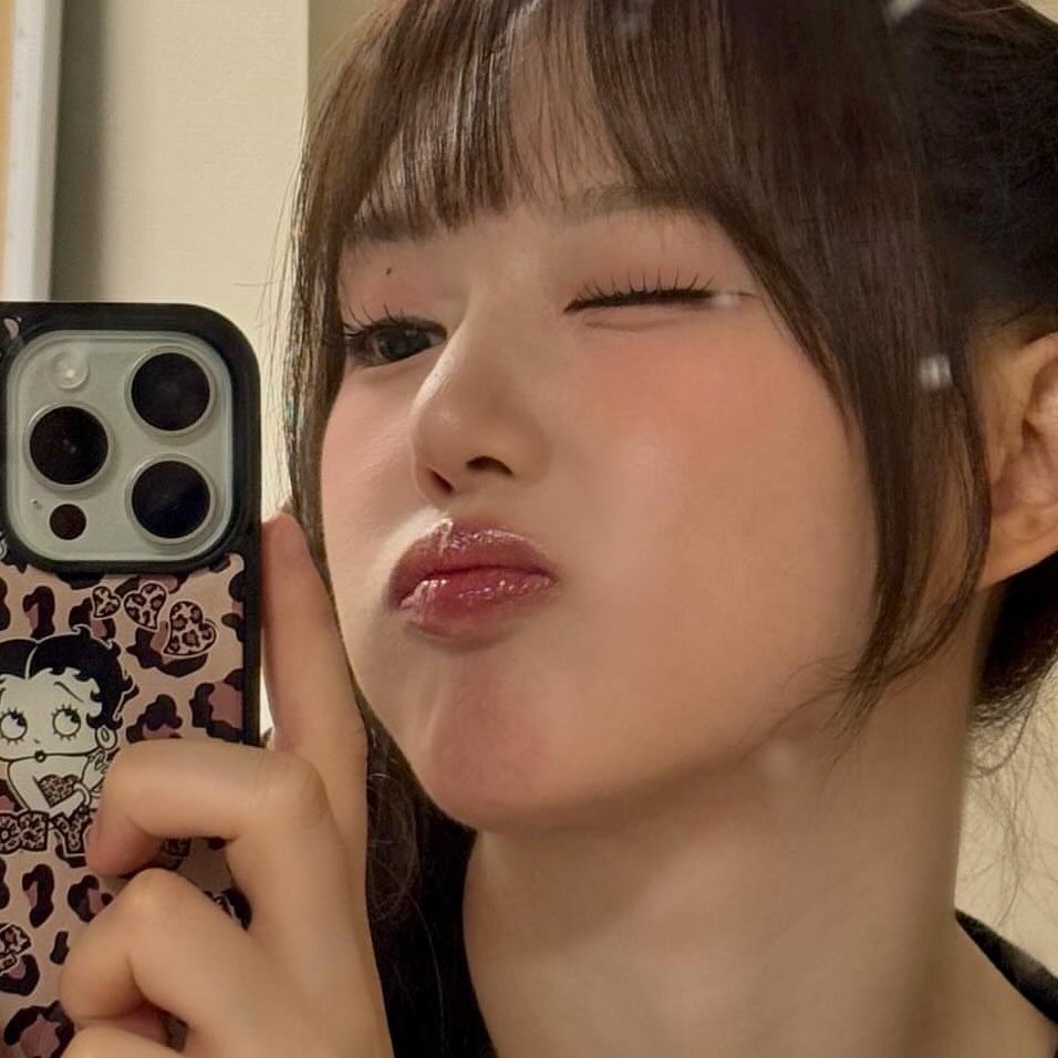 Behind-the-scenes cut of Yerin (GFRIEND)