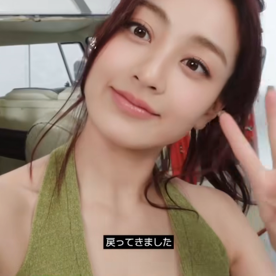 Behind-the-scenes cut of Jihyo (TWICE)