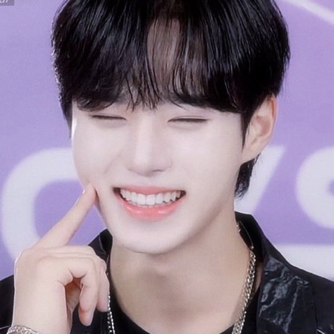 Behind-the-scenes cut of Kim Junseo (WEi)
