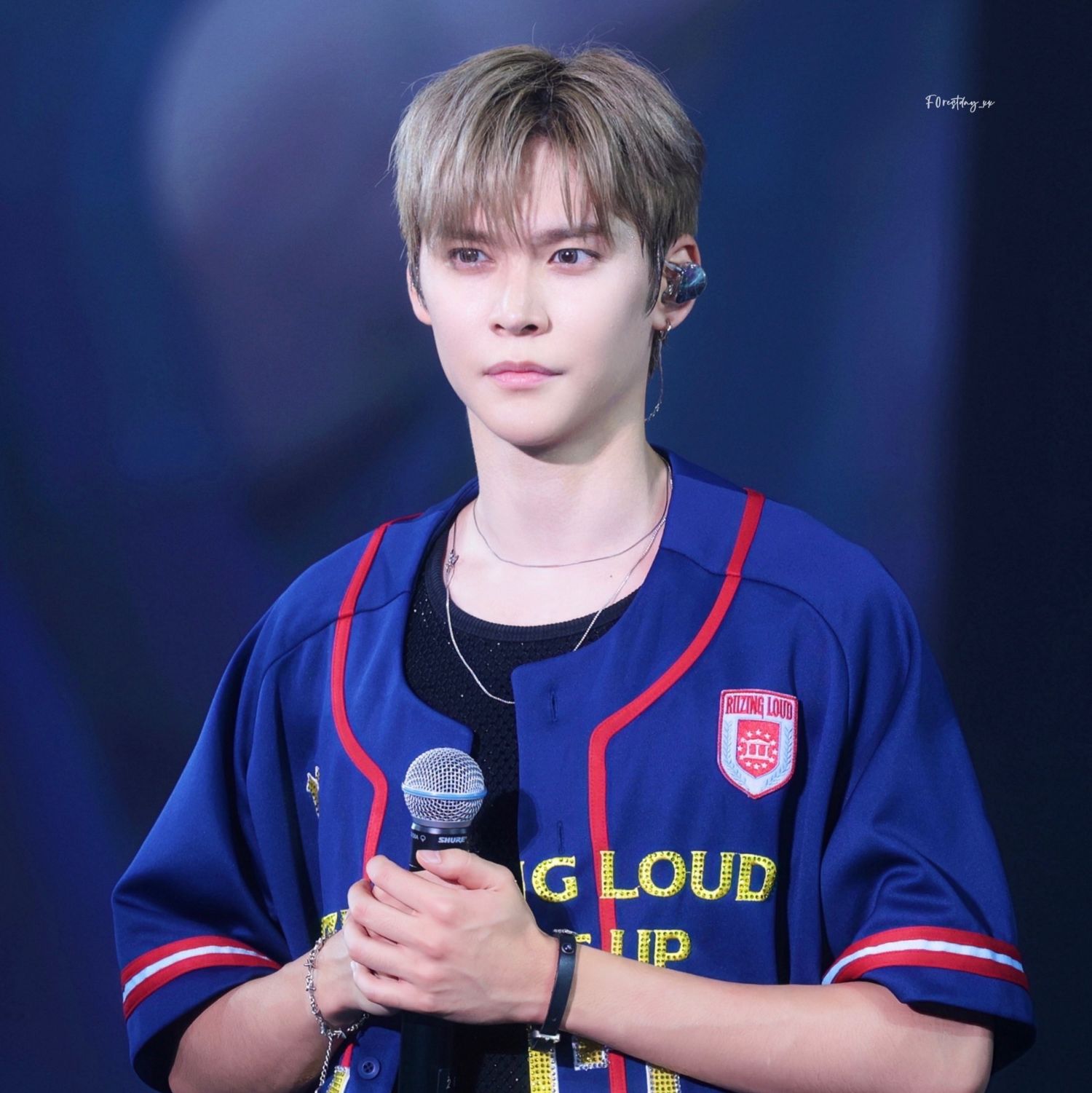 Recent activity shot of Eunseok (RIIZE)