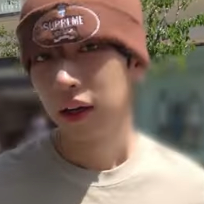 Behind-the-scenes cut of Hanjun (n.SSign)
