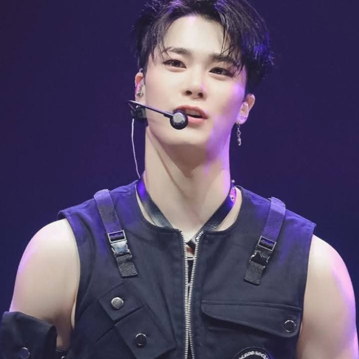 Behind-the-scenes cut of Moonbin (ASTRO)