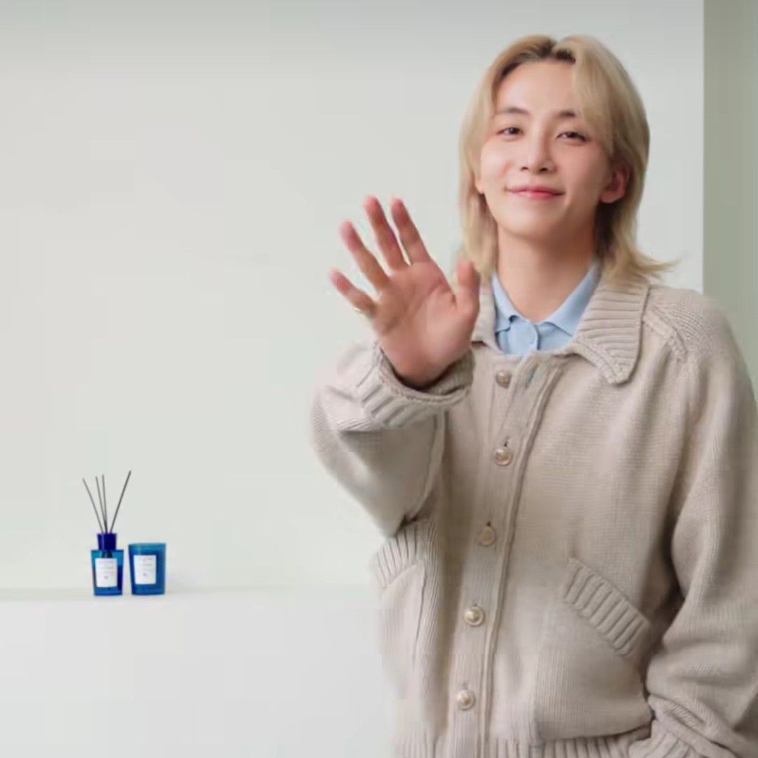 A moment captured by Jeonghan (SEVENTEEN)'s fan