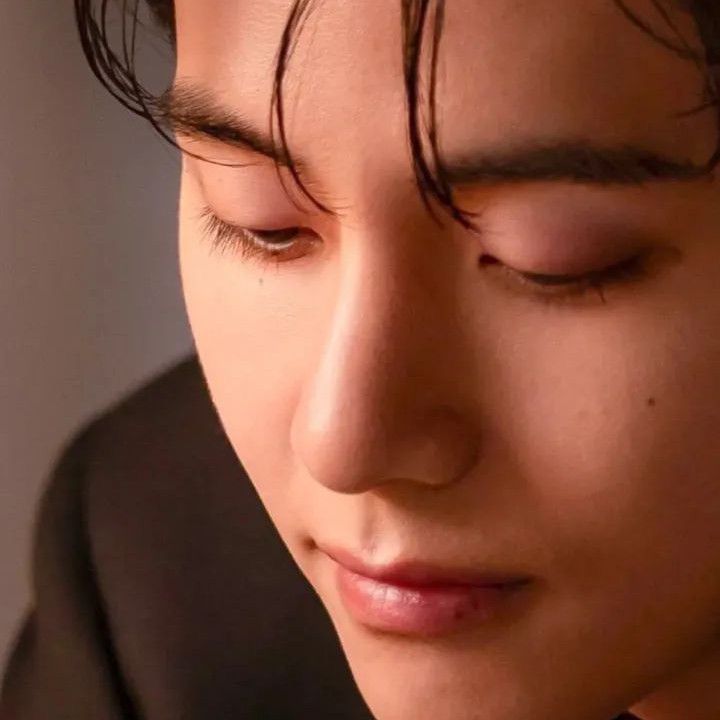 A moment captured by V (BTS)'s fan