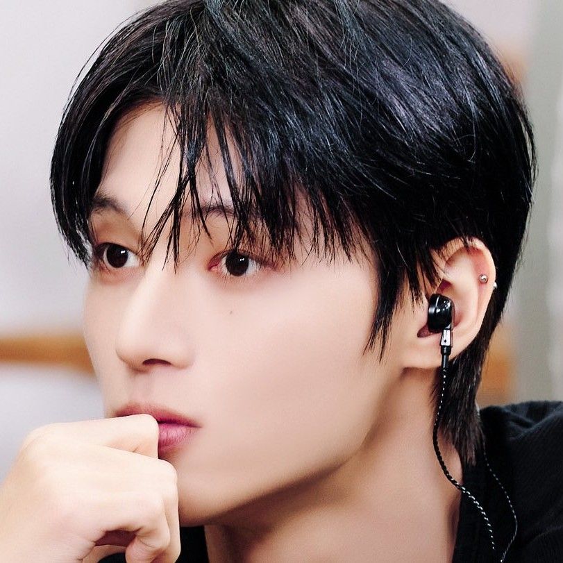 Latest photo of Wooyoung (ATEEZ)