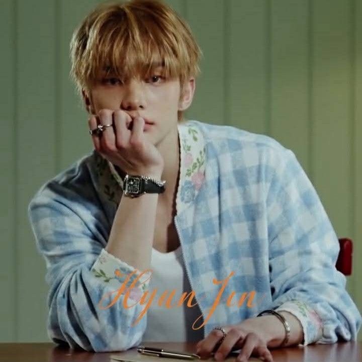A moment captured by Hyunjin (Stray Kids)'s fan